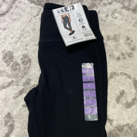 Capris - Picture 2 of 3